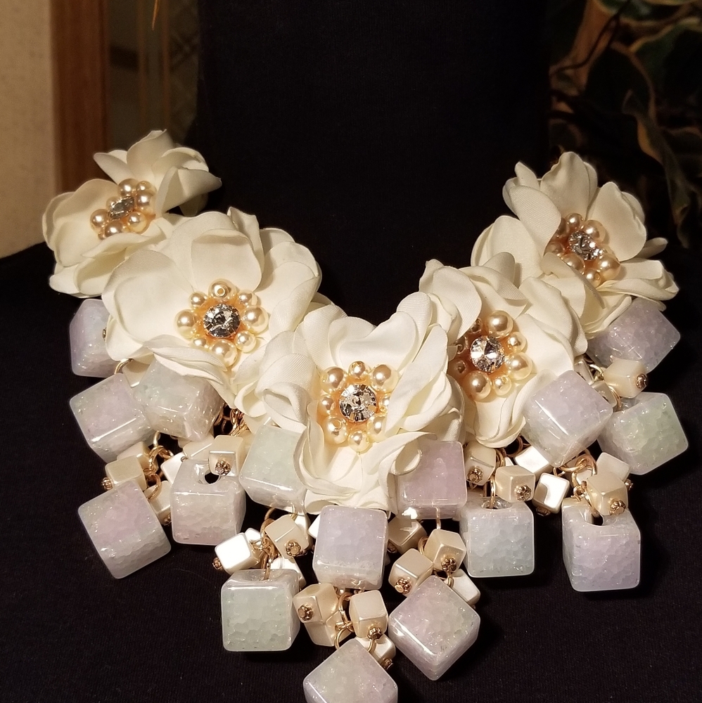 Flower Statement Acrylic Necklace Set